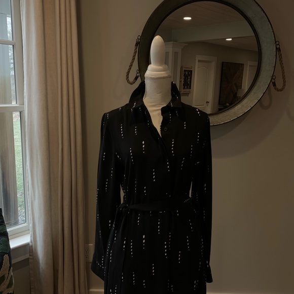 Ann-Taylor Black with White Detailing Shirt Dress - Picture 3 of 4